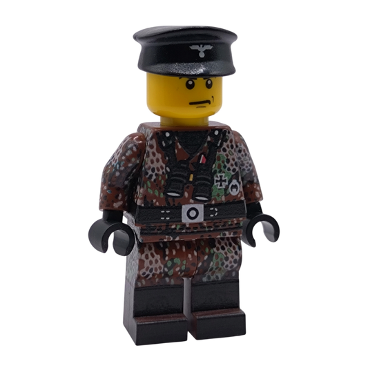 Brickmania Jagdpanther kit exclusive German Tank Commander (Brick Warp Exclusive Drop)